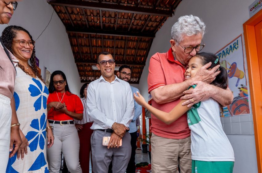 Caetano celebra requalificação da Escola Clube de Mães e reforça compromisso com a educação de Camaçari