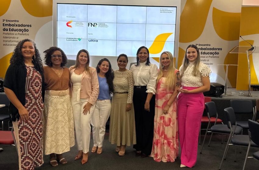 Débora Regis participa de debates sobre gestão educacional em Sobral e reforça compromisso com a transformação da educação em Lauro de Freitas