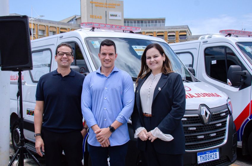 Lauro de Freitas recebe nova ambulância e amplia assistência no transporte de pacientes