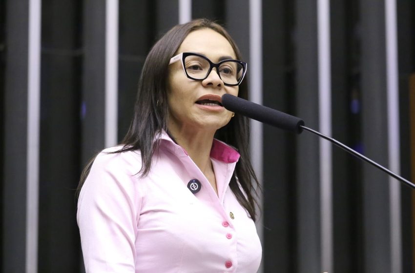 Ivoneide Caetano retorna à Câmara dos Deputados e celebra visita de Lula em Camaçari