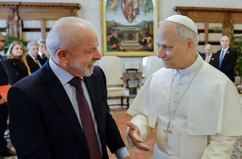 Em encontro histórico no Vaticano Lula se encontra com o papa Leão XIV