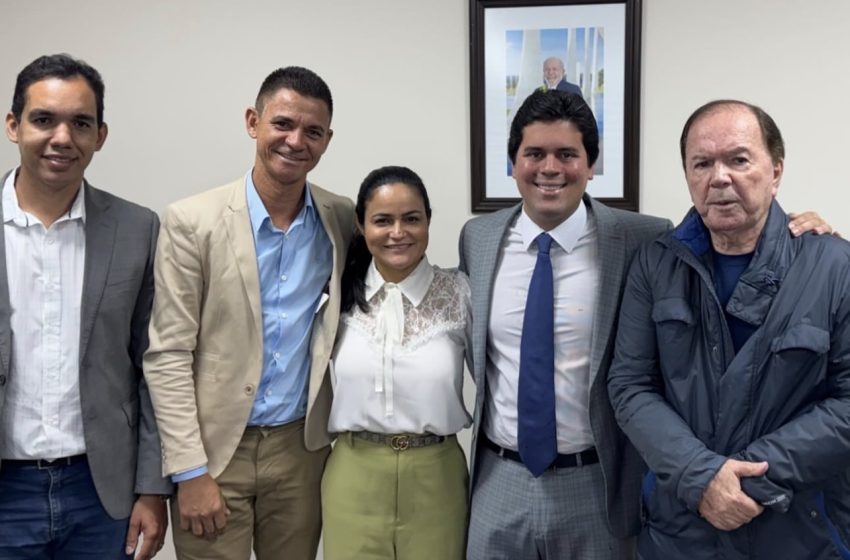 Ministro do Esporte anuncia reconstrução do ginásio de Lauro de Freitas e elogia gestão de Débora Regis