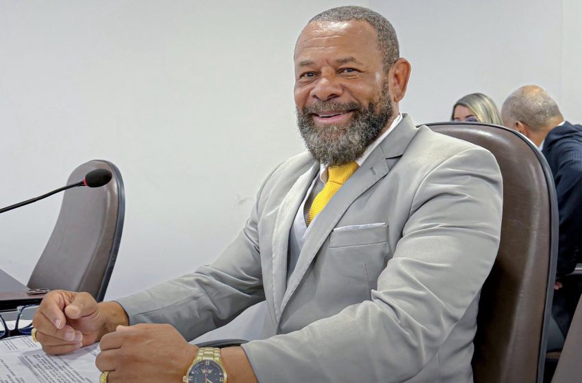 “Com dedicação e compromisso, constroem uma Lauro de Freitas melhor”, diz Juca em homenagem aos servidores