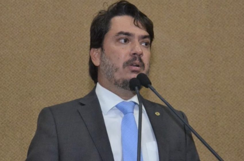  Pedro Tavares elogia avanços em Ilhéus e cobra retomada da duplicação da Orla Sul