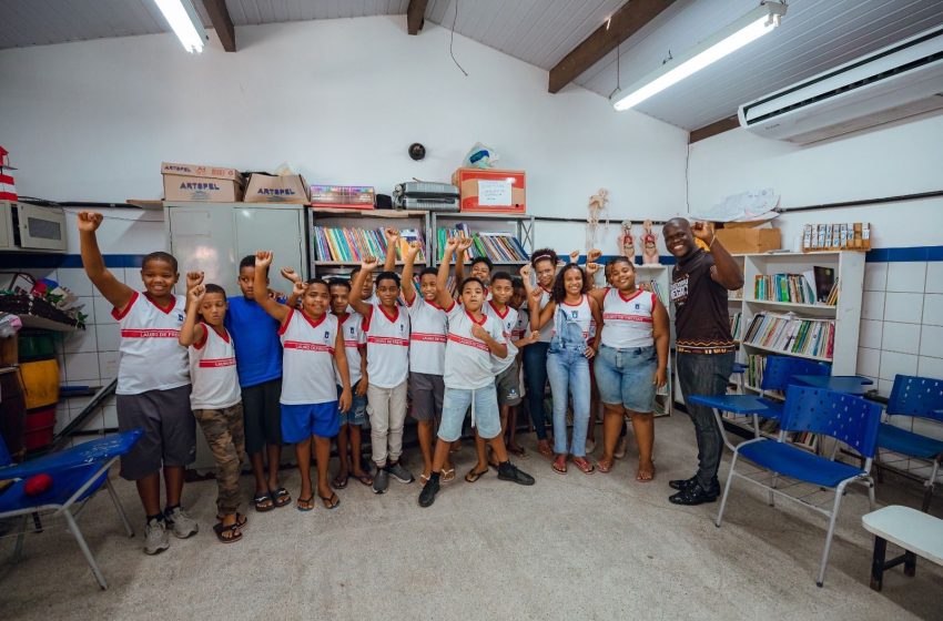  Estudantes da rede municipal participam de debate sobre ancestralidade no Novembro Negro