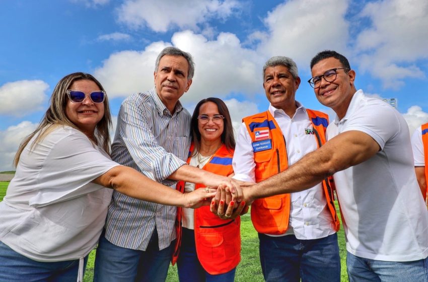  Jerônimo Rodrigues e Félix Mendonça visitam Araci após fortes chuvas que atingiram mais de 400 famílias