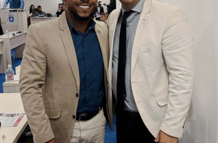  Vereador Fábio Carvalho apresenta Moção de Congratulação em homenagem ao aniversário do vereador Joelio Araújo