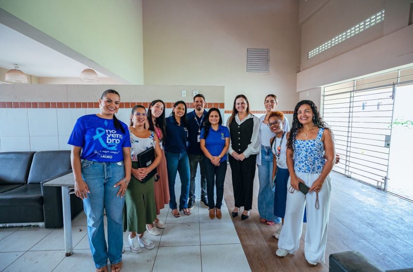  Prefeita Débora Regis e equipe da SESAB avaliam unidade de acolhimentopara transformação em CAPSi