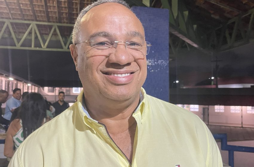  Vereador César destaca papel social das igrejas e celebra união do povo de Deus na apresentação do Celebra Lauro