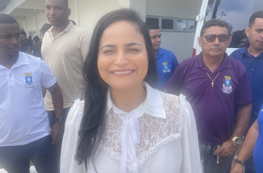  “Tudo que for bom para a cidade eu estarei presente”, diz Débora Regis na inauguração do Hospital Costa dos Coqueiros