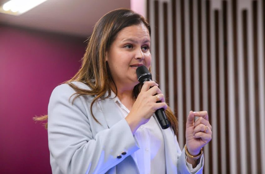 Elba Brito celebra formatura de agentes de saúde e reforça compromisso com uma atenção básica mais qualificada