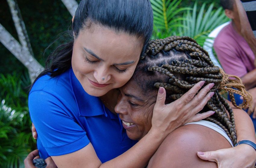  Mais de mil famílias são contempladas com cestas básicas em ação com participação da prefeita Débora