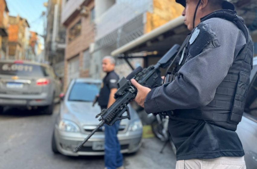  Idoso é preso por estupro de vulnerável contra a neta em Lauro de Freitas