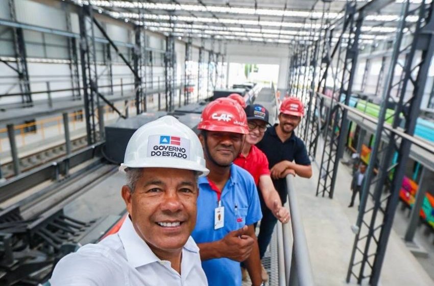  Jerônimo vistoria nova composição do VLT e prevê início de testes em até três semanas