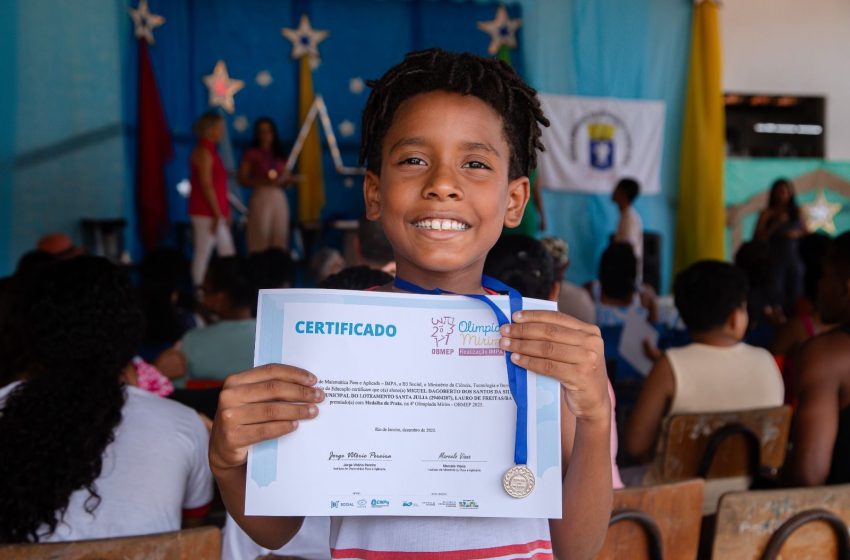 Alunos da Escola Santa Júlia conquistam destaque em olimpíadas educacionais em Lauro de Freitas