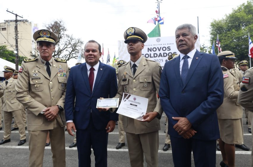  Jerônimo entrega 1.865 novos PMs e anuncia modernização da formação policial