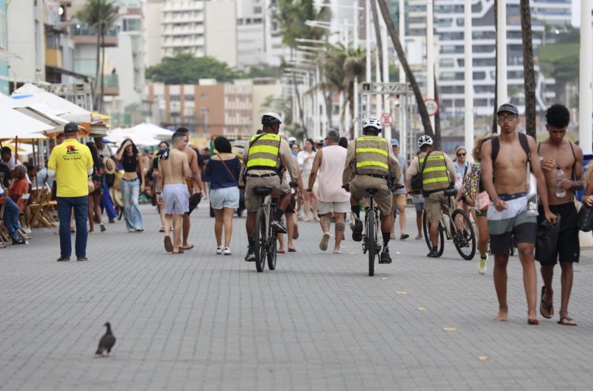 Bicicletas ganham protagonismo no reforço da segurança da Operação Verão na Bahia pela PM