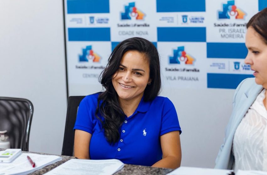 Débora Regis sanciona PPA 2026–2029 e LOA 2026, garantindo planejamento e investimentos para Lauro de Freitas