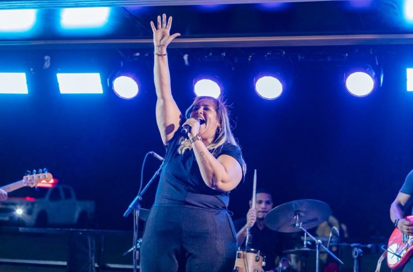  Artistas brilham no trio elétrico do Celebra Lauro e levam emoção e adoração ao público