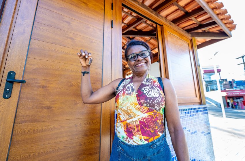  Camaçari: Permissionários recebem novos quiosques em mais uma etapa das obras do Centro Histórico