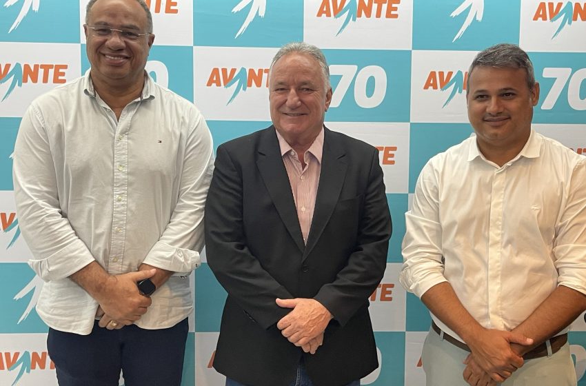 Adriano Almeida deve migrar para o Avante e se lançar pré-candidato a deputado federal