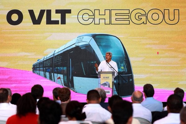  Salvador recebe os primeiros trens do VLT; Jerônimo apresenta nova fase da mobilidade urbana