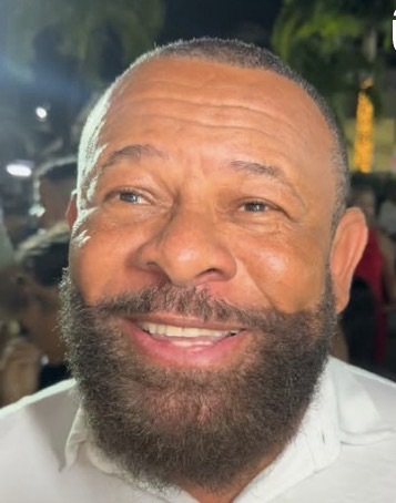  Juca destaca resgate da dignidade e do orgulho de ser laurofreitense na abertura do Natal Mágico de Itinga