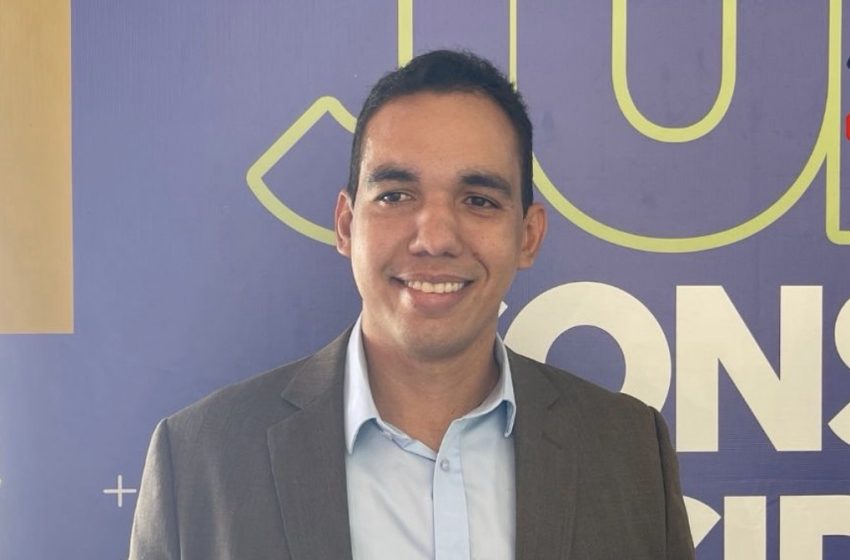 Secretário Tássio Azevedo conduz diálogo com professores e assegura cumprimento de direitos trabalhistas