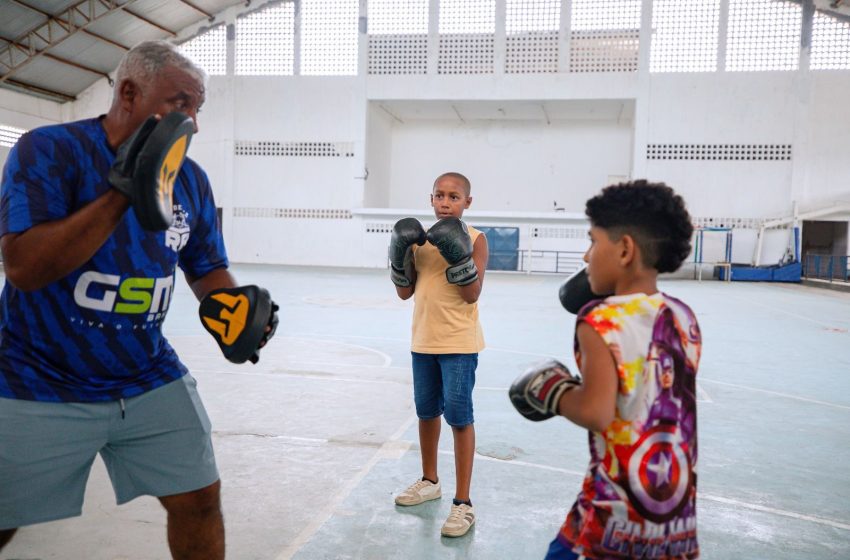 Prefeitura oferece aulas gratuitas de boxe para crianças e adolescentes