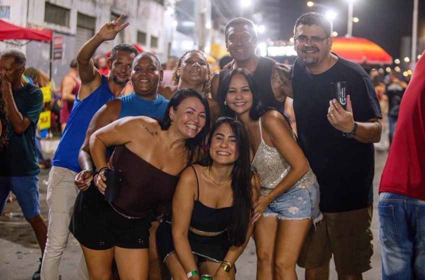  Mica Lauro atrai grande público e marca novo capítulo na história das micaretas