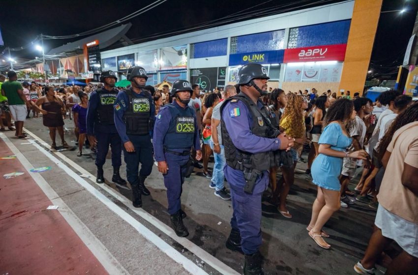  Mica Lauro garante segurança e tranquilidade aos foliões no primeiro dia da festa