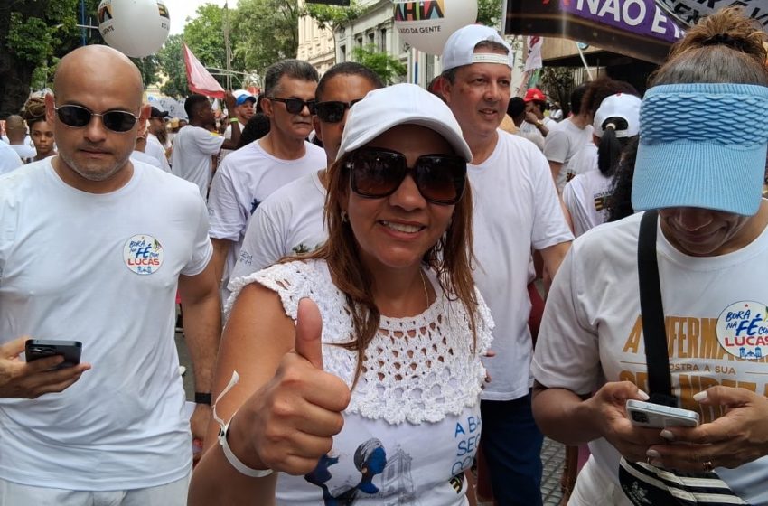  “Após uma revolução em investimentos, a Bahia colhe mais saúde para a população”, afirma Roberta Santana na Lavagem do Bonfim