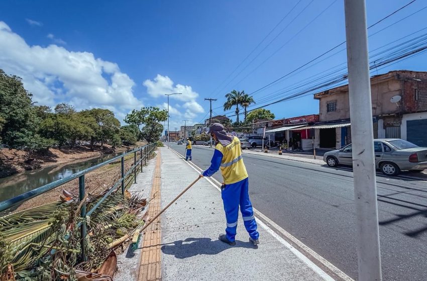  Prefeitura de Lauro de Freitas realiza força-tarefa de limpeza para a Mica Lauro