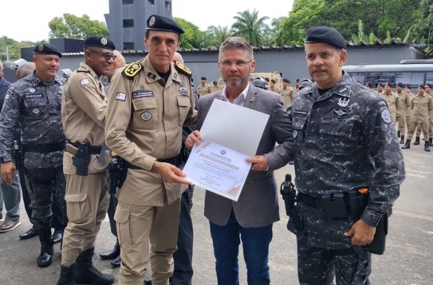  Lauro de Freitas recebe homenagem do Batalhão de Choque da PMBA por relevantes serviços à segurança pública