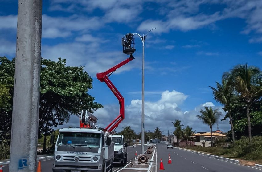  Prefeitura reforça iluminação pública com instalação de mais de 10 postes em Ipitanga
