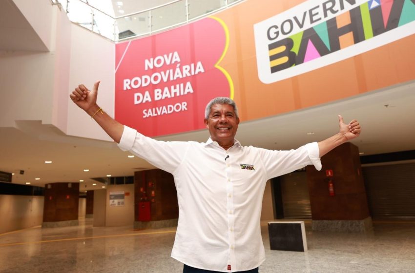  Jerônimo Rodrigues garante diálogo com ambulantes e organização do transporte no entorno da nova rodoviária