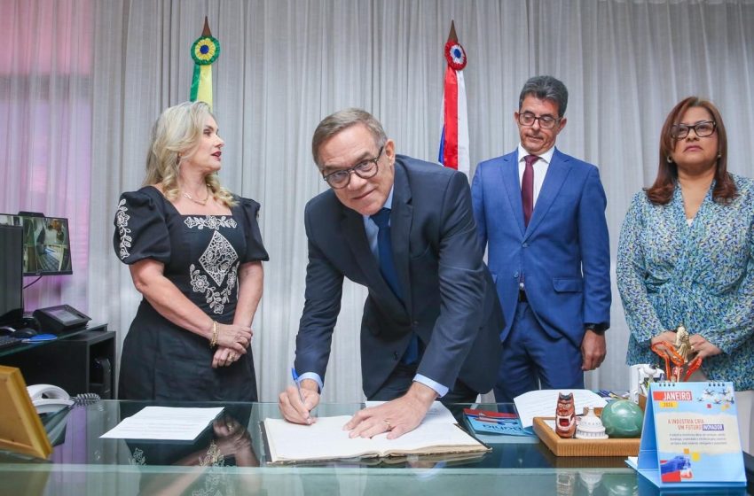 Luciano Ribeiro toma posse como deputado estadual na ALBA