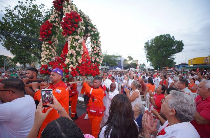 Em manifestação de fé e tradição, homenagem a São Thomaz de Cantuária reúne centenas de fiéis em Camaçari