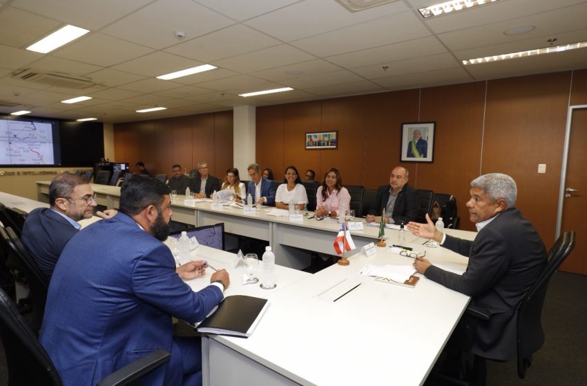  Governador Jerônimo Rodrigues recebe prefeito de Itiruçu e anuncia novos investimentos para o município